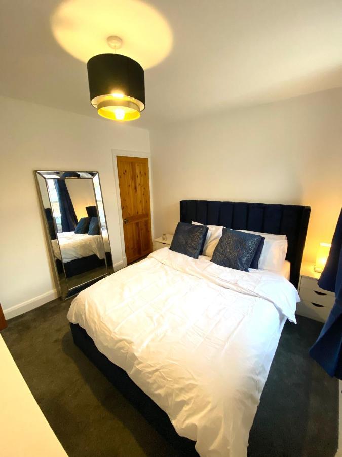 Medway Getaway - 3 Bed Home With Luxury Bathroom Chatham  Bagian luar foto